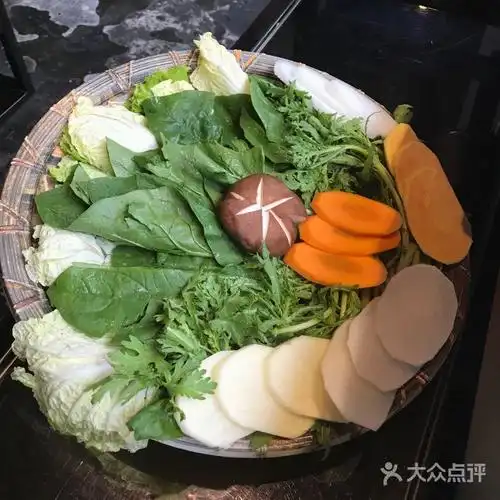 锅说一次用油老火锅(五棵松店)蔬菜大拼盘图片 - 第1张