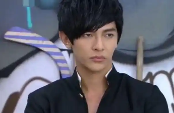 还记得《终极一班》里的汪大东吗?曾为还千万债务打工,现状如何