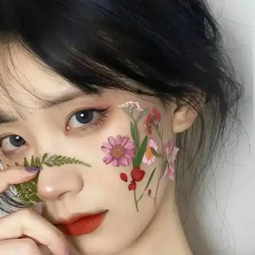 女生头像你化妆吗