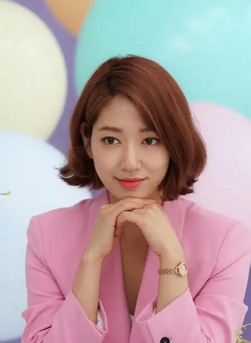 换发型的朴信惠好美西装连衣裙穿出气质可御可甜是真女神