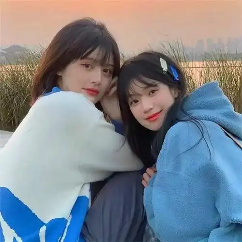 超甜闺蜜头像亲密真人一左一右图片_闺蜜姐妹女生头像_头像屋