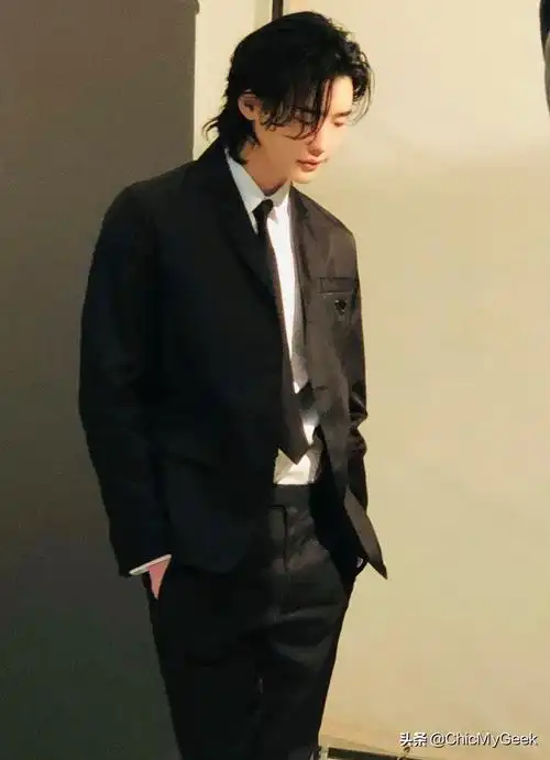 韩国长发男神盘点,李钟硕大受好评