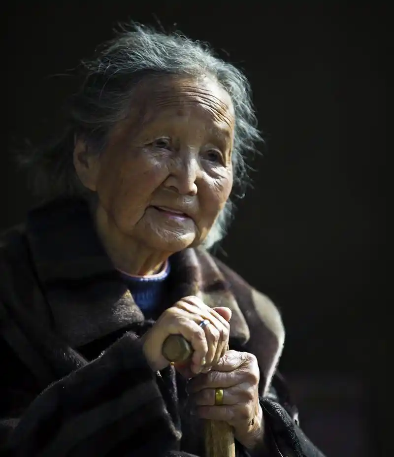 姥娘家破旧的土坯房却是我童年的天堂