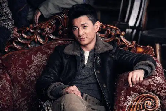 《向着炮火前进》吴奇隆演绎战地古惑仔