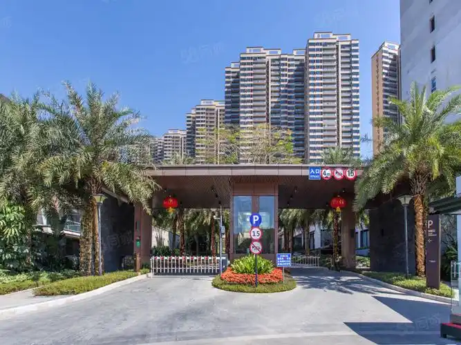 万科柏悦湾4室3厅3卫221.5㎡南北550万