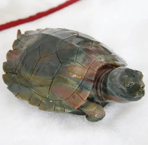 俏色巧雕 摆件 摆件 产品参数: 品名:长寿龟 材质
