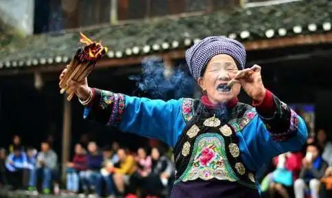 苗族文化色彩之"下蛊" 不懂的人直接被下蛊者毁掉一生