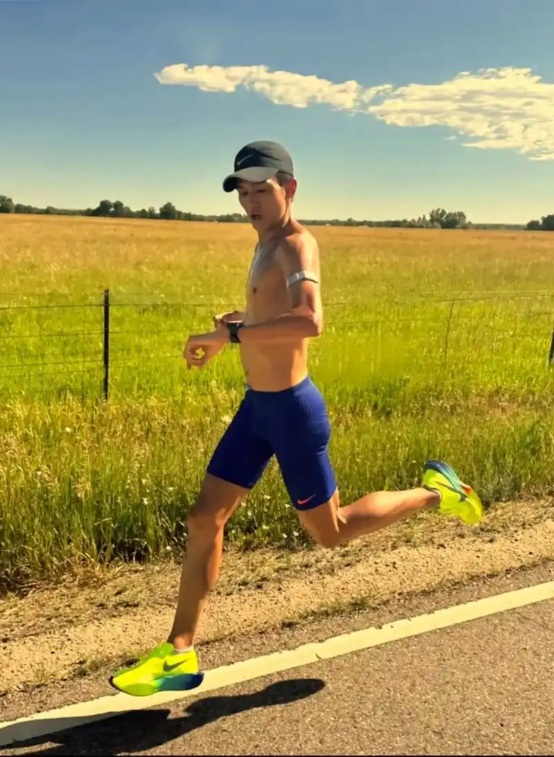 在尾巴上,补六月的卡!#中长跑 #跑步治愈一切 #大迫杰 # - 抖音