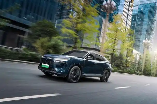 电四驱插混长续航,到手不到20万,魏牌新摩卡hi4正式上市