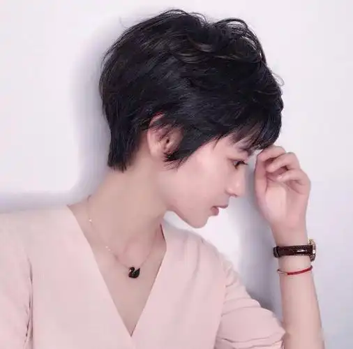 2020流行"剃后脖"短发
