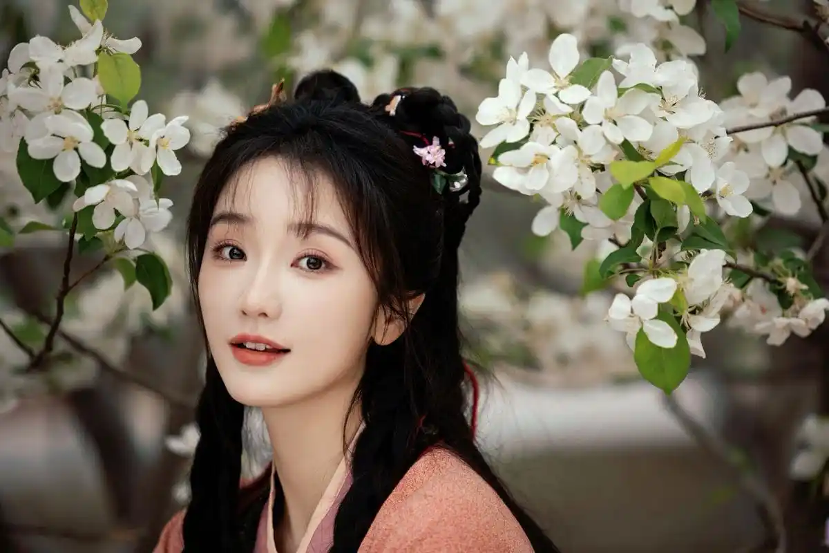 肖燕黄蓉造型好灵##肖燕古装写真复刻黄蓉造型# @肖燕shane 发布一组