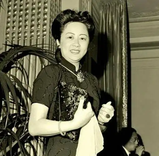 宋子文小13岁妻子,年轻时貌美如花,跟随宋逃到美国后结局如何?