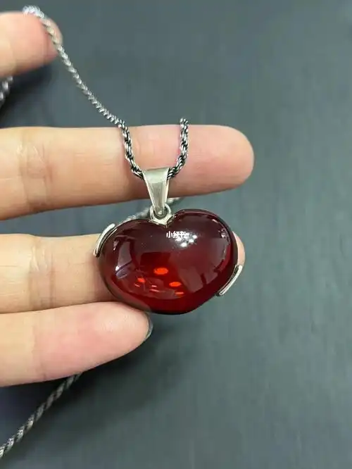 血珀纯银吊坠