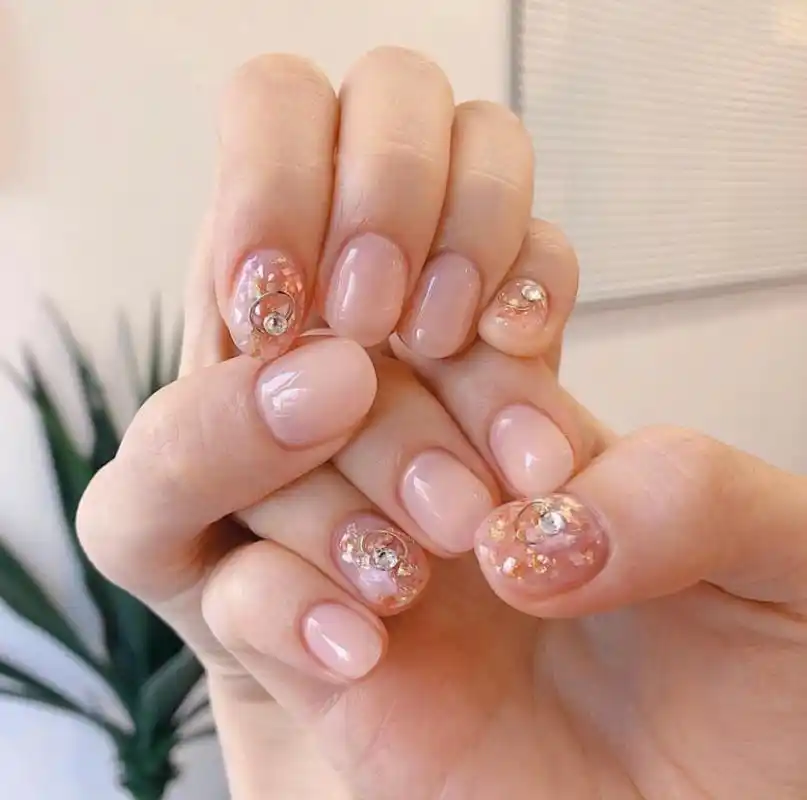 原创夏天对黄皮女生十分友好的美甲大盘点显白真的太重要了