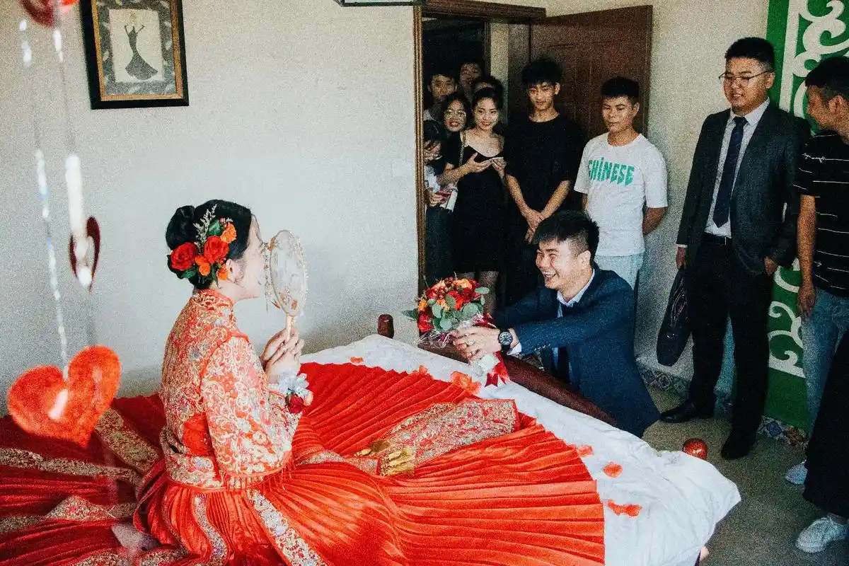 感谢我梁哥给我们婚礼当天拍的照片,今天又重温了一遍,满满的幸 - 抖