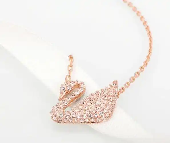 施华洛世奇金天鹅项链