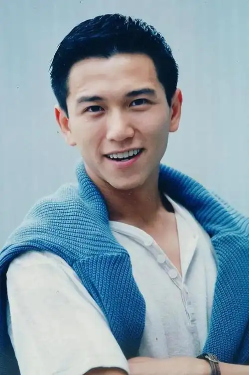 从叱咤半个娱乐圈到沦为配角万人迷温兆伦怎么突然不红了