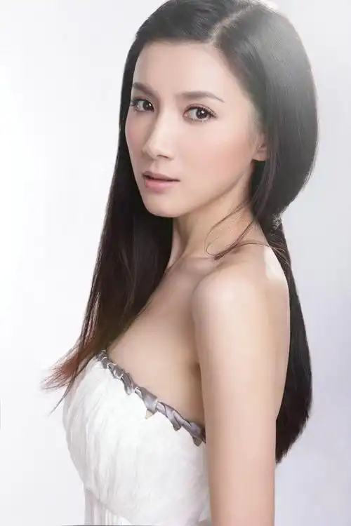 徐立抹胸长裙写真