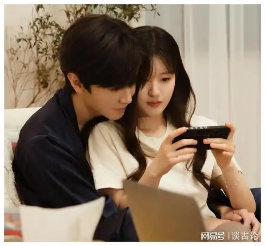 白敬亭领衔新剧《偷偷藏不住》,女主惊喜亮相!|甜蜜|桑延|赵露思|爱情