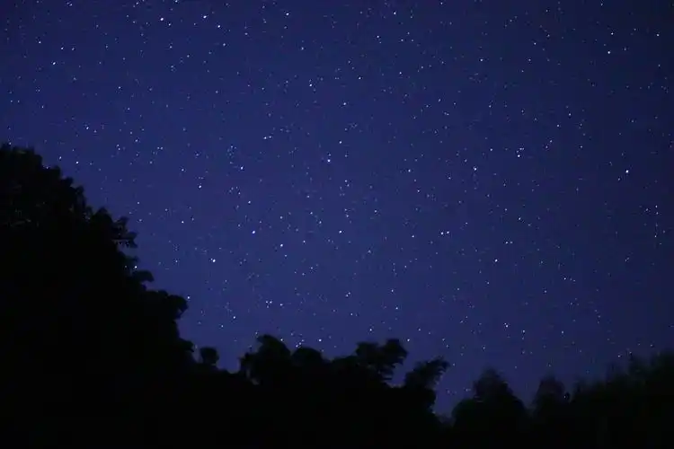没有星星的夜空