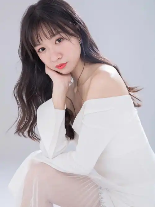 女星刘木子宣传照