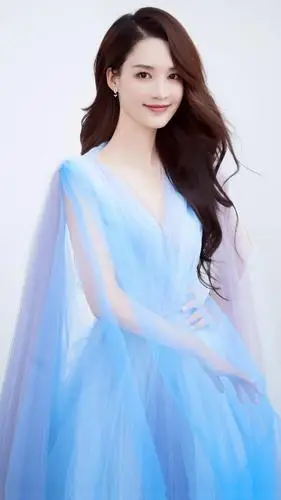 演员李沁,甜美优雅,清新可人,来看美照吧