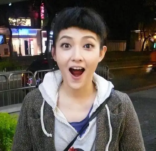 范晓萱:两面性格女歌手,剃寸头打舌环,21岁摘子宫坚持不婚!