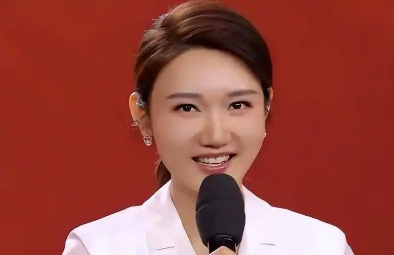 央视女主持人大调整,央视一姐有望龙洋,张舒越高开低走_王嘉宁_能力强