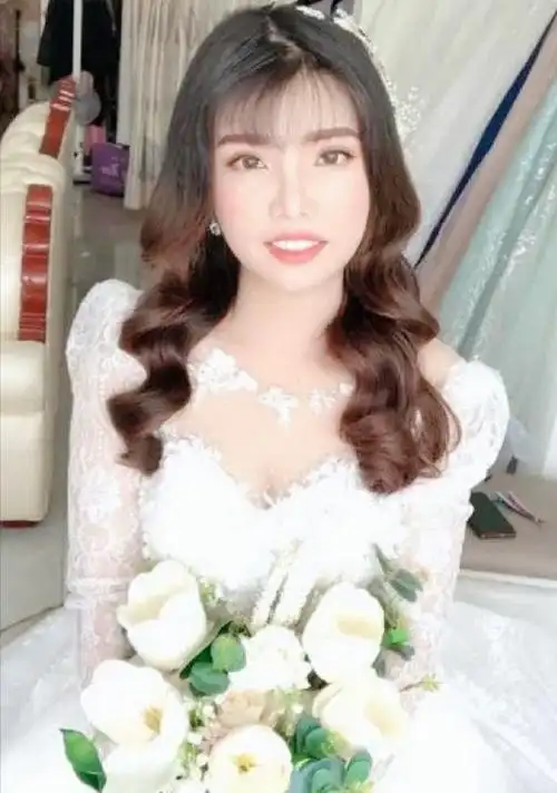 越南丑姑娘郭金凤曾斥巨资整容后嫁给富二代现状如何