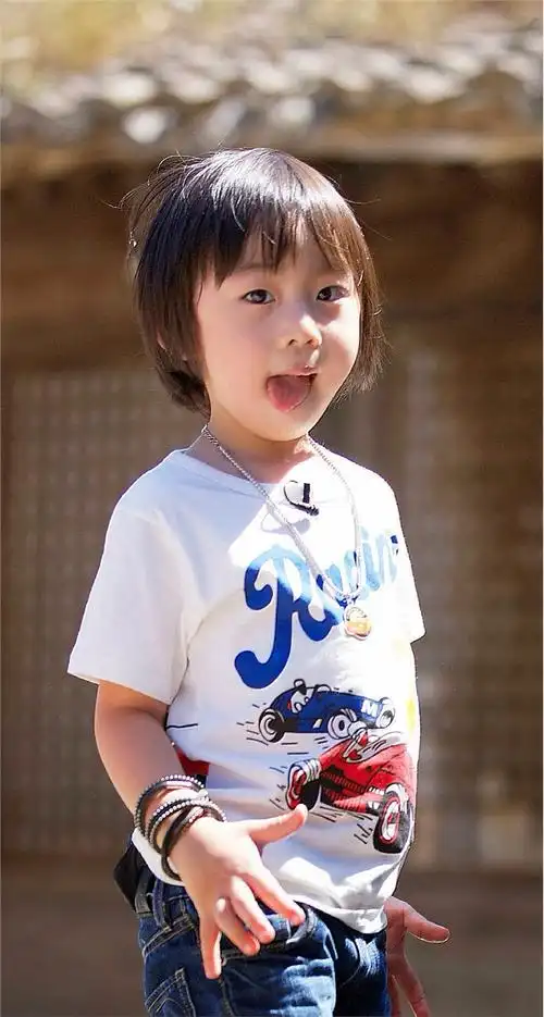 kimi小小志卖萌手机壁纸