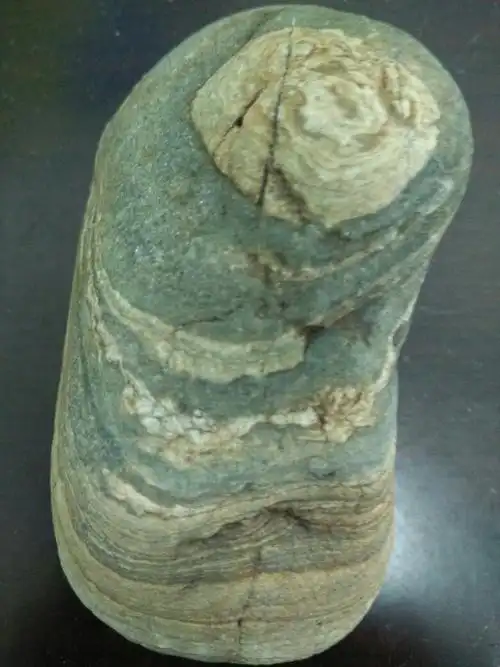 这块石头有收藏价值吗?梯田一样的纹路.