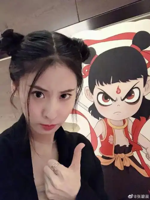 哪吒带火了丸子头看热巴娜扎谁更俏皮宋祖儿超越谁更可爱