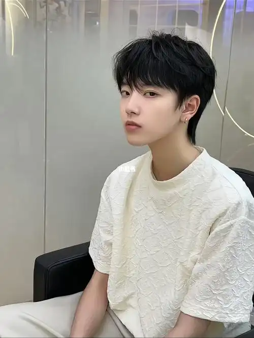 短发女生男女生都喜欢的少年感短发