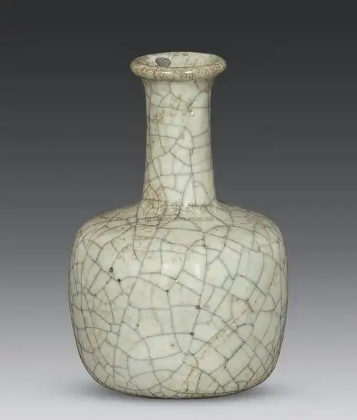 0668 南宋 月白釉哥窑长颈瓶