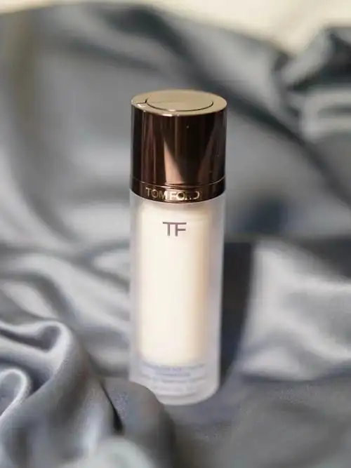 tf柔雾无痕圆管粉底液04特价06458