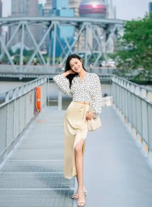 日常拍照,这些落落大方的拍照姿势,气质优雅很好看_照片_自然_人物