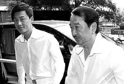 林峯入行前已在圈中有名气,皆因爸爸是福建厦门最大的地产发展商之一