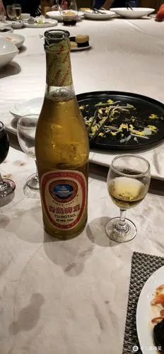 喝酒也是一门学问篇二十七640ml规格的定制版青岛啤酒如何第一次试饮