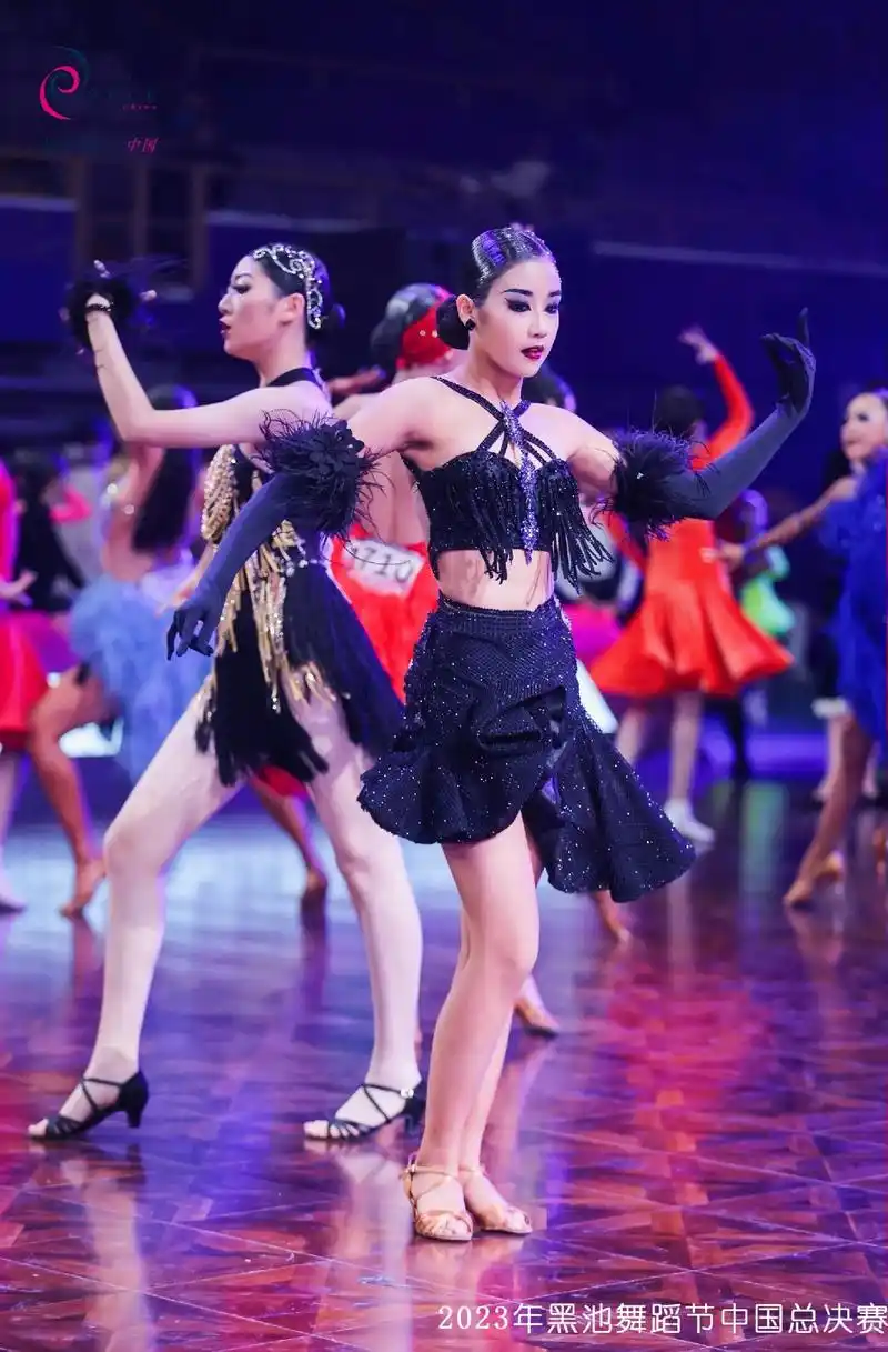 精彩瞬间!#黑池舞蹈节 #一起来感受拉丁舞的魅力 #国标舞比 - 抖音