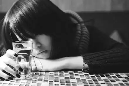 伤感头像女生冷淡我觉得不适合恋爱中的人