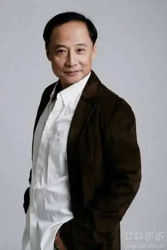 周野芒儒雅而性感 执着而坚守