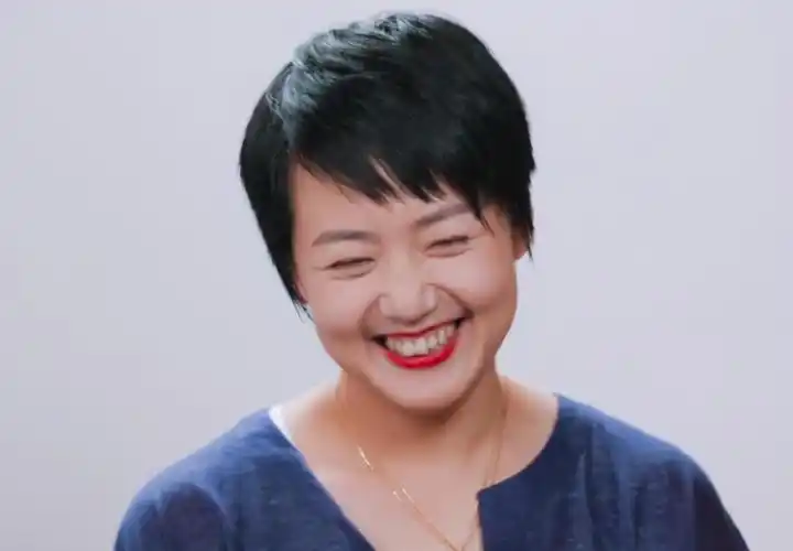 于谦带媳妇白慧明上综艺网友要集资为他们买伞这是怎么回事