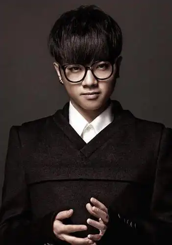 红网 娱乐频道 > 正文    近日,华晨宇个人演唱会门票正式预售,新歌也