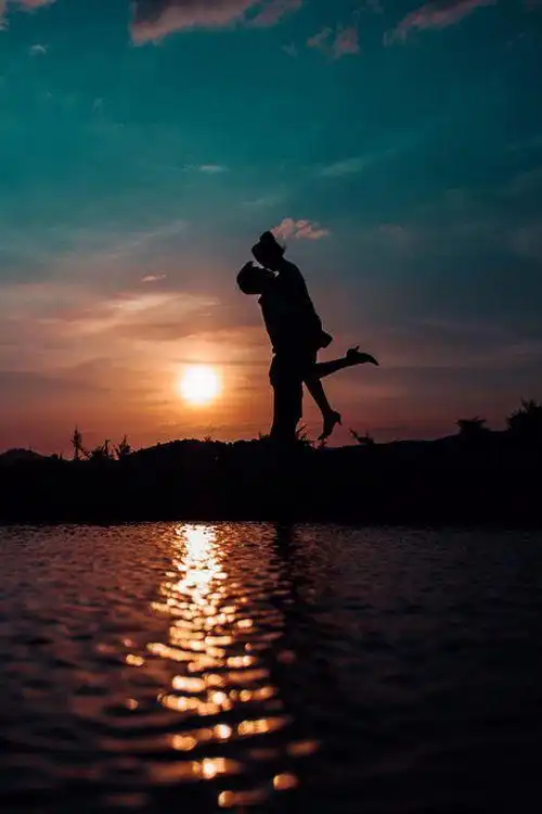 qq背景图片大全情侣:跪求手机qq空间情侣背景!(两图)