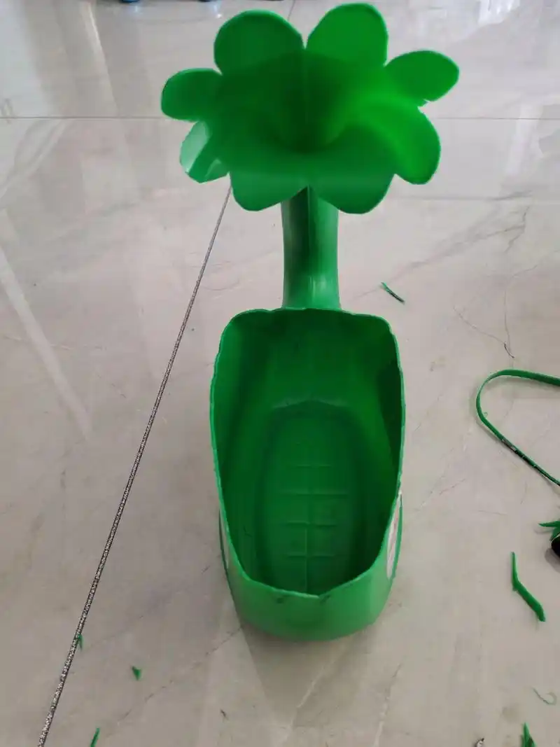 洗衣液瓶子改造花盆,旧物利用 洗衣液瓶子改造花盆,废物再利用,首次