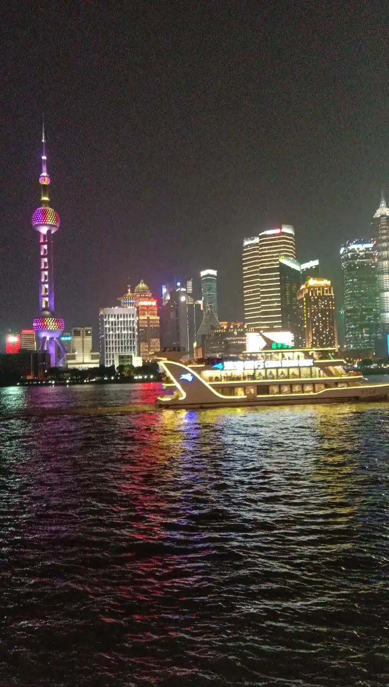 最近上海滩有点火,我也翻出 几年前拍的老照片来配上这首炙热的 - 抖