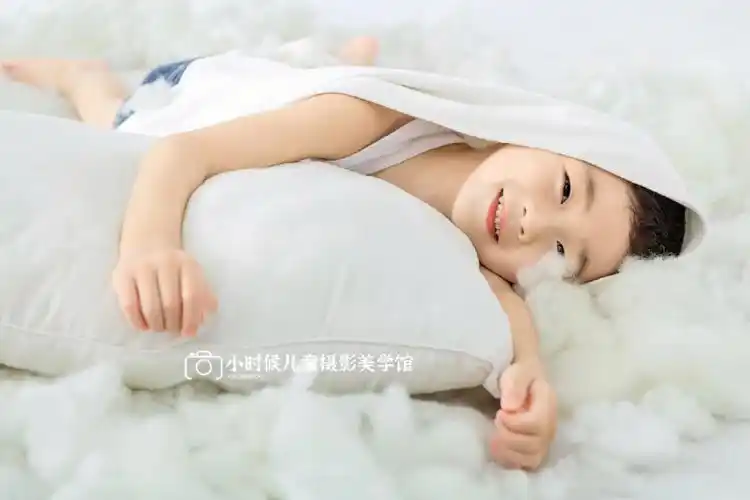 儿摄影主题可爱到爆的小男孩写真