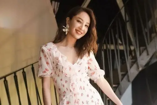 郑希怡法证4性感上阵曾被求5百万过夜入行19年噩运缠身