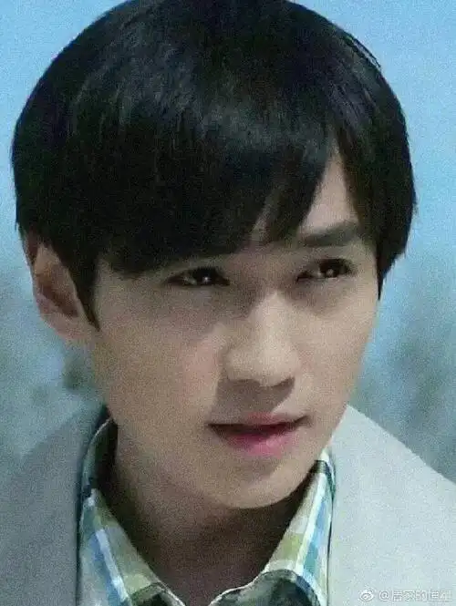 不同时期的朱一龙