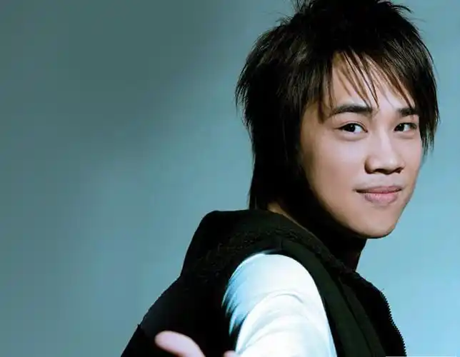 吕建忠为什么不红 被曝现状沦落到街头卖唱